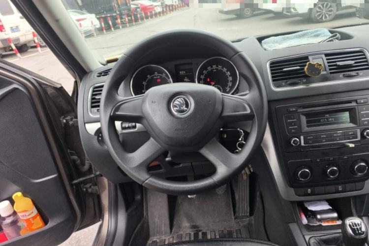 Used Skoda Yeti 2014 1.4TSI Manual Explore Edition Steering Wheel