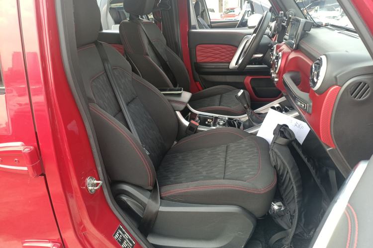 Used BAIC Off-Road BJ40 2018 PLUS 2.0T Manual Four-Wheel Drive Prestige Edition China V
