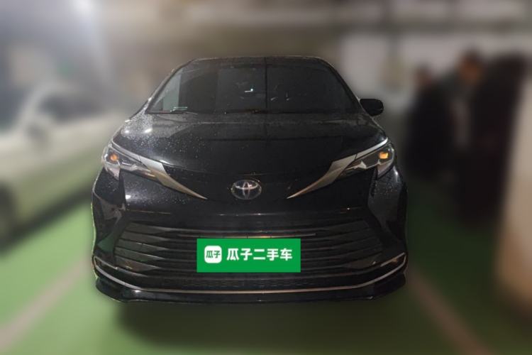 Used Toyota SIENNA 2021 2.5L Hybrid Premium Edition