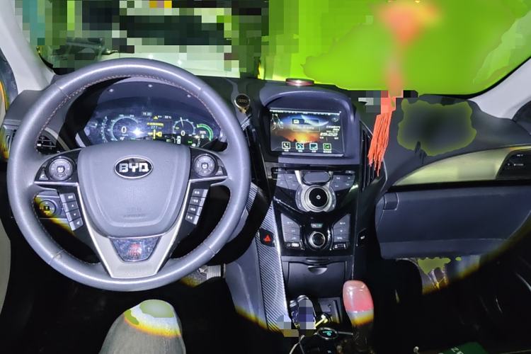 Used BYD Qin New Energy 2015 1.5T Dual-Crown Flagship Edition
