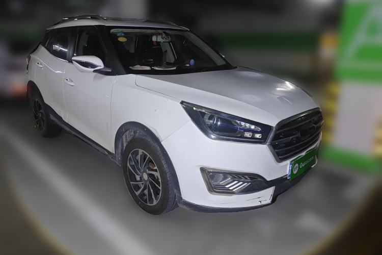 Used Zotye T300 2017 1.5T CVT Luxury Model Front Right 45 Deg