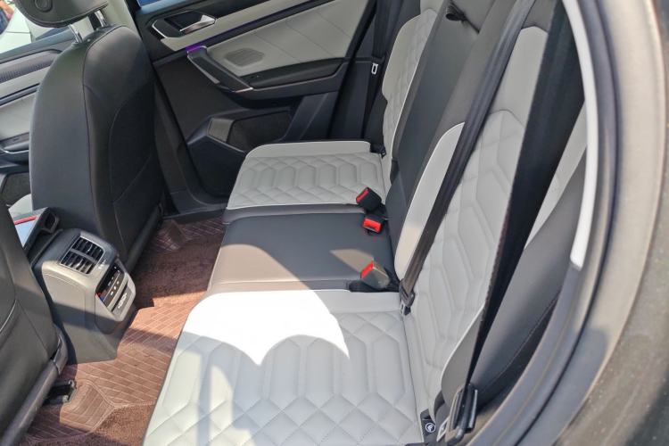 Used Volkswagen Tayron 2023 280TSI Two-Wheel-Drive Luxury Plus Advanced Version
