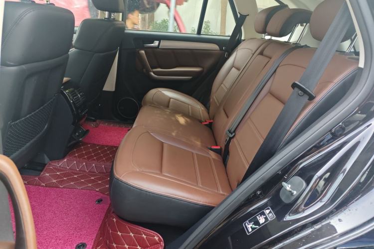 Used Haval H8 2017 2.0T Gasoline Two-Wheel Drive Smart Edition
