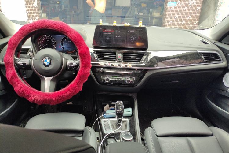 Used BMW 1 Series 2022 120i M Sport Night Edition Center Console