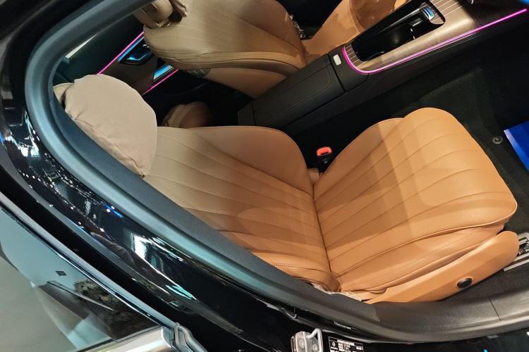 Used Mercedes-Benz E-Class 2024 Facelift E 300 L Luxury Edition Right Front Seat