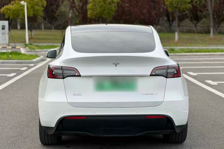 Used Tesla Model Y 2021 Long-Range All-Wheel-Drive Version 3D7 Exterior 1