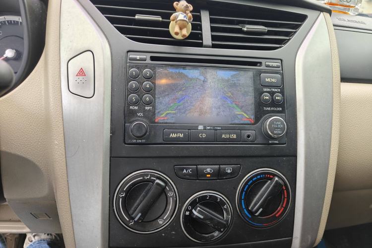 Used Venucia R50 2013 1.6L Manual Fashion Edition
