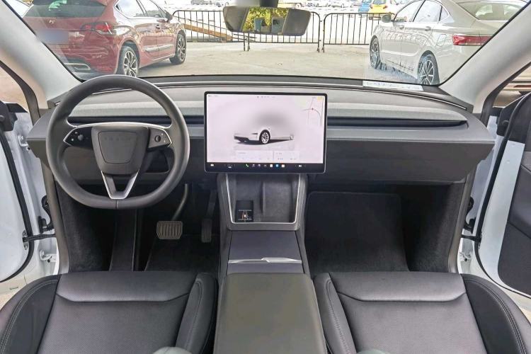 Used Tesla Model Y 2025 Rear-Wheel-Drive Version
