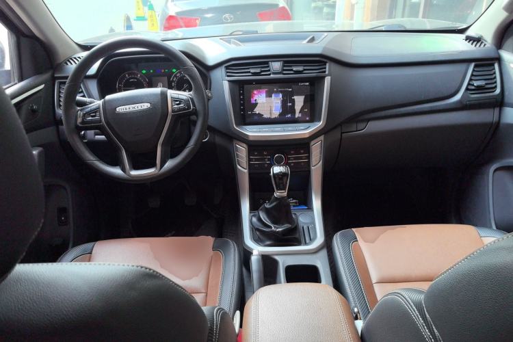 Used SAIC MAXUS T70 2020 2.0T Diesel Manual Two-Wheel Drive Australian Version with Long Bed and High Ground Clearance