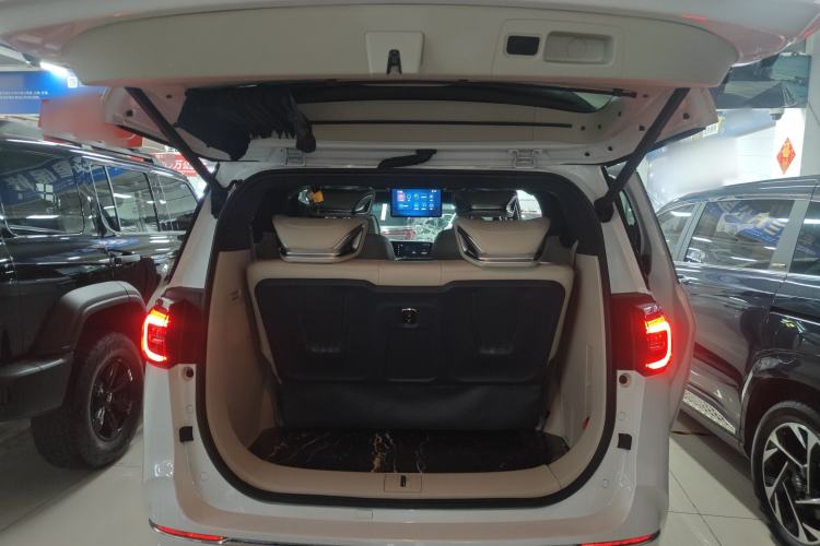 Used Buick GL8 2021 ES Landtrek 653T Comfort Edition Trunk