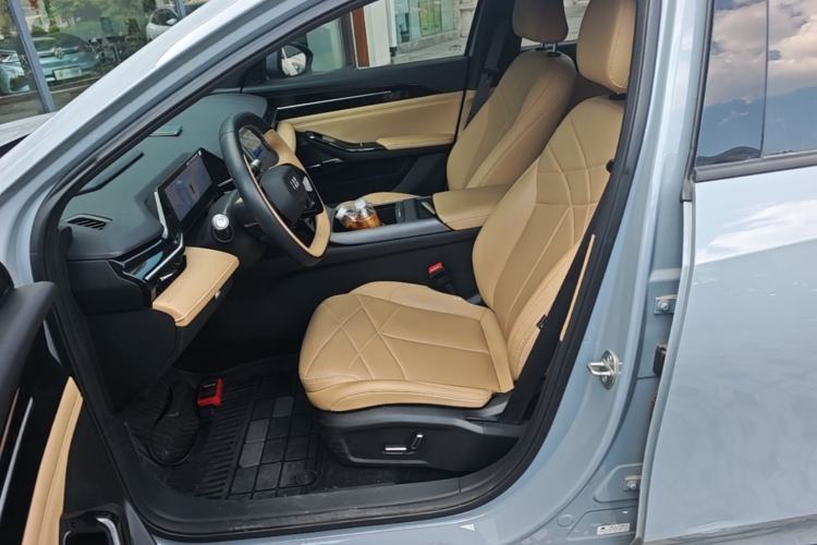 Used Geely Galaxy L6 2023 125km PLUS