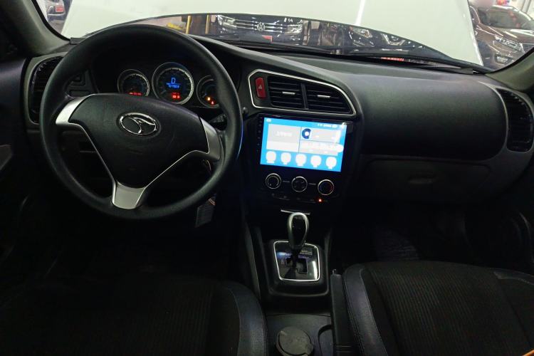 Used Soueast V3 Lingyue 2015 1.5L AMT Happiness Edition