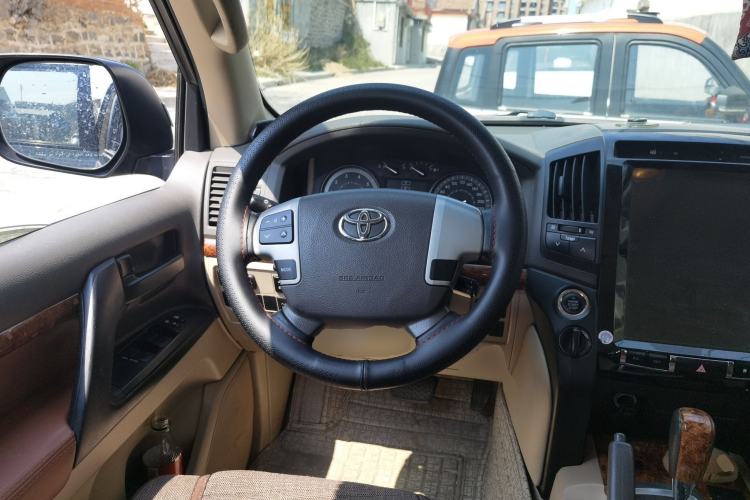 Used Toyota Land Cruiser 