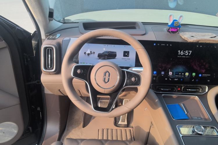 Used Hima AITO M9 2025 All-Electric Ultra Version 100 kWh 5-Seater Model Steering Wheel