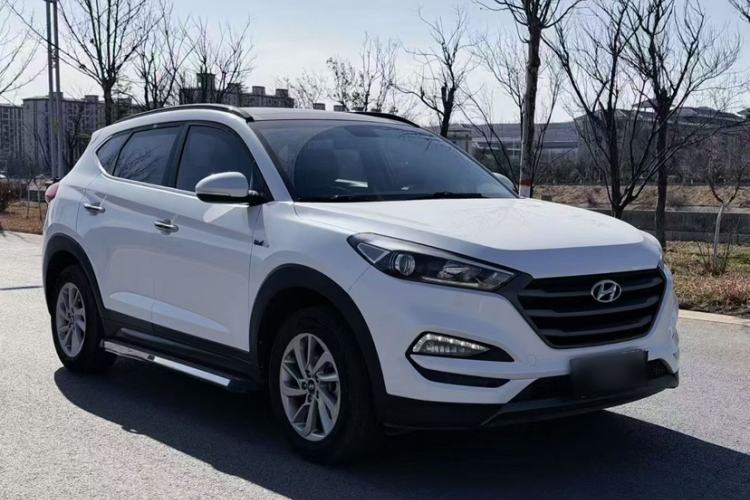 Used Hyundai Tucson 2015 1.6T Dual-Clutch Two-Wheel-Drive Smart Model Exterior 7