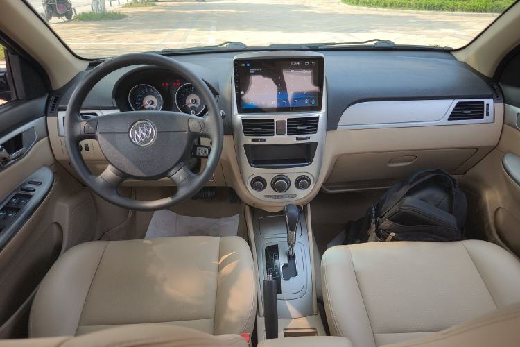 Used Buick Excelle 2013 1.5L Automatic Classic Model Center Console