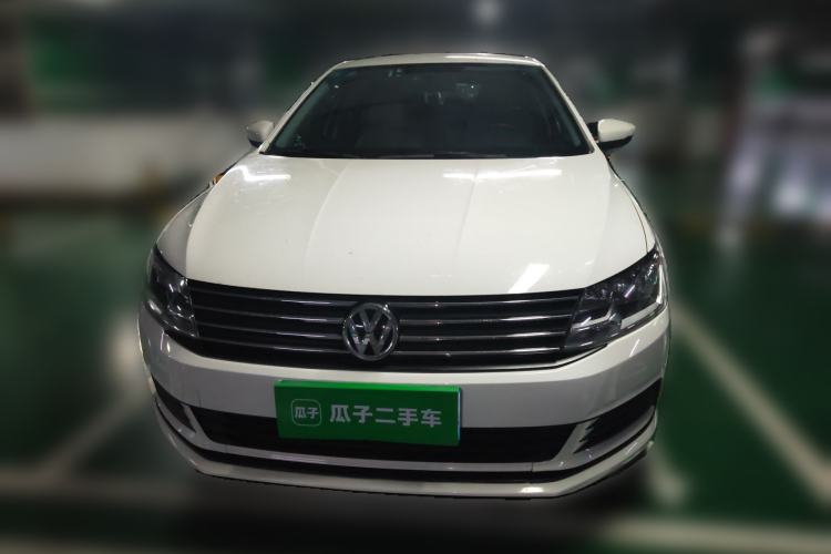 Used Volkswagen Gran Lavida 2015 1.6L Manual Fashion Edition Front