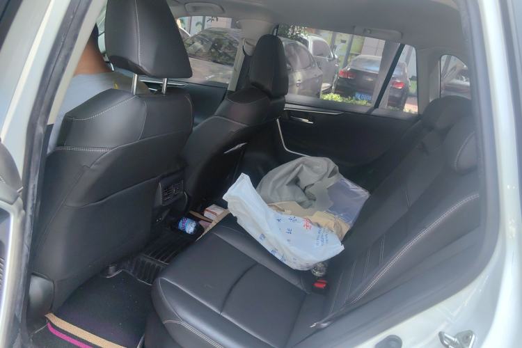 Used Toyota RAV4 2022 Dual-Engine 2.5L E-CVT Four-Wheel Drive Elite Plus Edition
