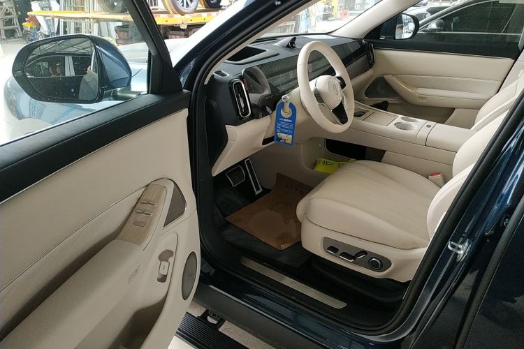 Used Hima AITO M8 2025 Extended-Range Ultra Version 53.4 kWh 6-Seater Edition
