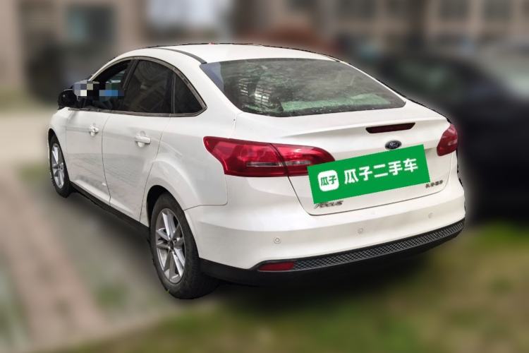 Used Ford Focus 2015 Sedan 1.6L Manual Fashion Edition