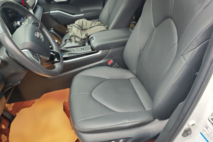 Used Toyota Highlander 2022 Dual-Engine 2.5L Four-Wheel Drive Prestige Version 7 Seats Left Front Seat