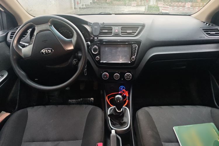 Used Kia K2 2015 Sedan 1.4L MT GLS Center Console
