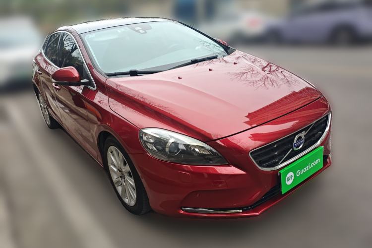 Used Volvo V40 2016 T4 Smart Luxury Edition
