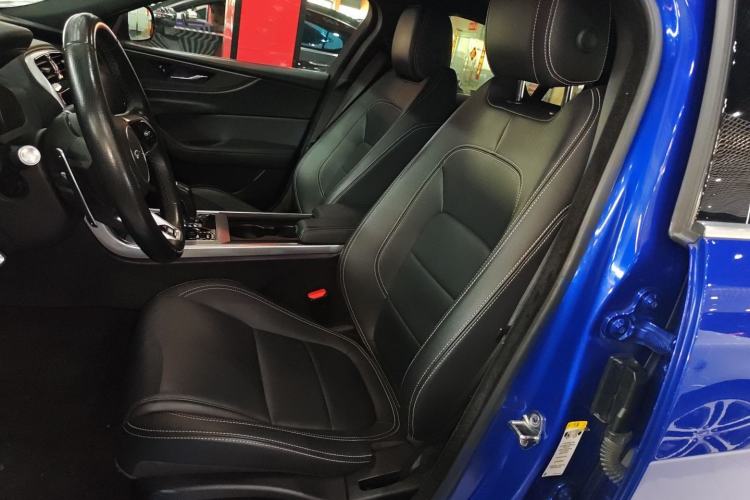 Used Jaguar XEL 2020 2.0T 200PS R-DYNAMIC Youth Sports Edition Interior 2