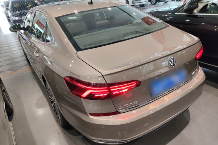 Used Volkswagen Passat 2020 330TSI Luxury Edition China VI Exterior 2