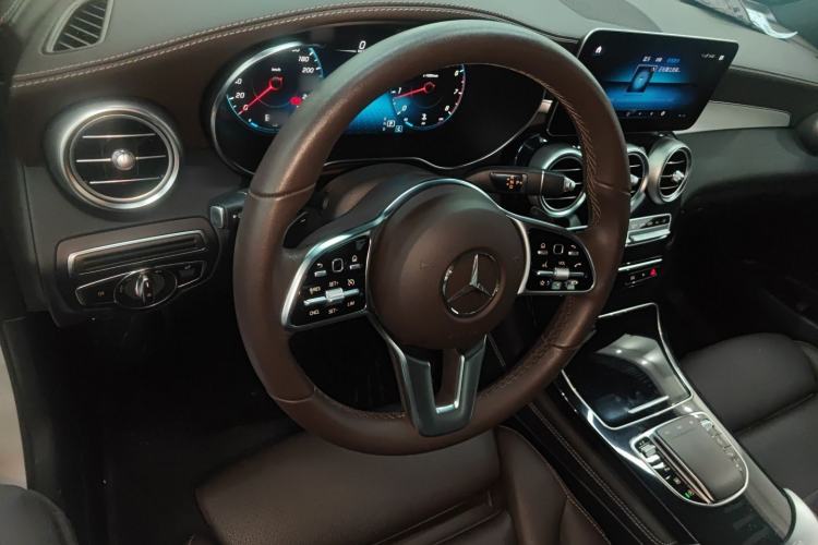 Used Mercedes-Benz GLC 2021 GLC 260 L 4MATIC Dynamic Edition Center Console