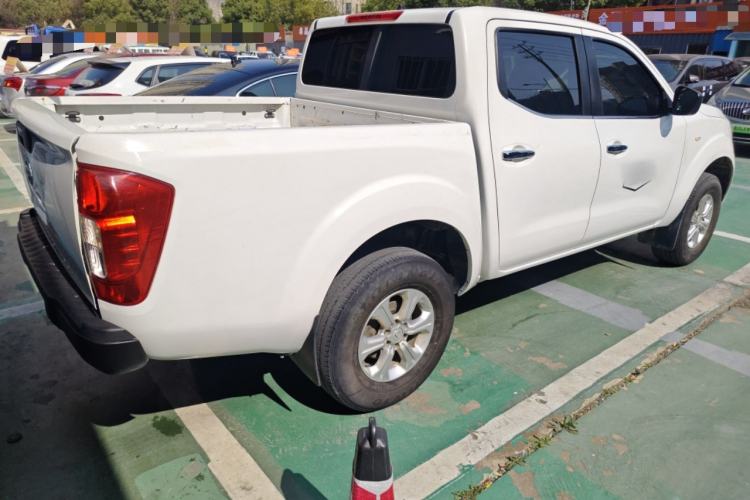 Used Nissan Navara 2021 2.5L Facelift Manual Two-Wheel Drive Comfort Version QR25
