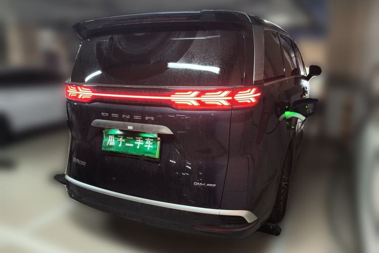 Used Denza D9 2022 DM-i 970 Four-Wheel Drive Flagship Model Rear Right 45 Deg