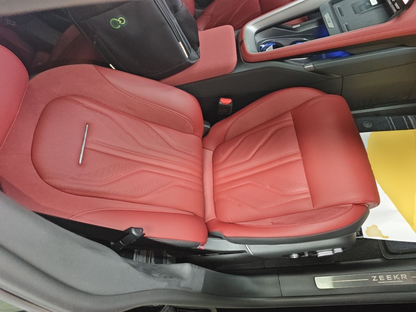 Zeekr 007GT 2026 Model All-Wheel-Drive Max Version 75 kWh — снимка 19