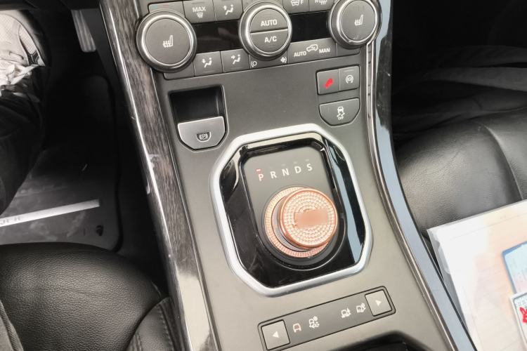 Used Land Rover Range Evoque 2015 2.0T 5-Door Luxury Edition Gear Lever