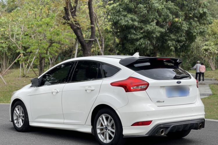 Used Ford Focus 2017 Hatchback 1.6L Automatic Fashion Edition Smart Drive Version Exterior 3