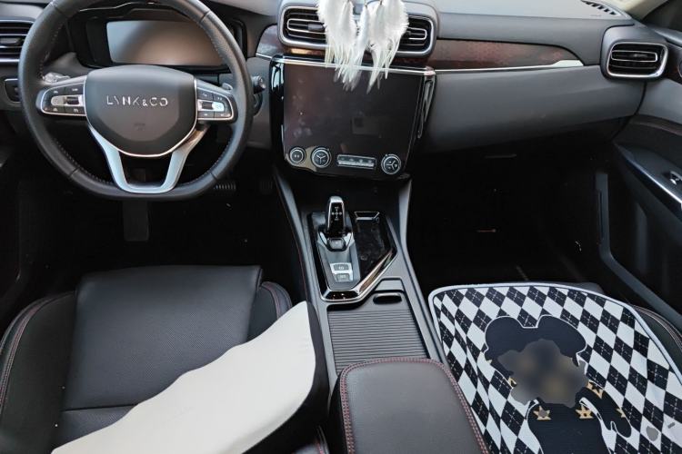 Used Lynk & Co 02 2019 1.5T DCT Two-Wheel Drive Pro Edition China VI Standard
