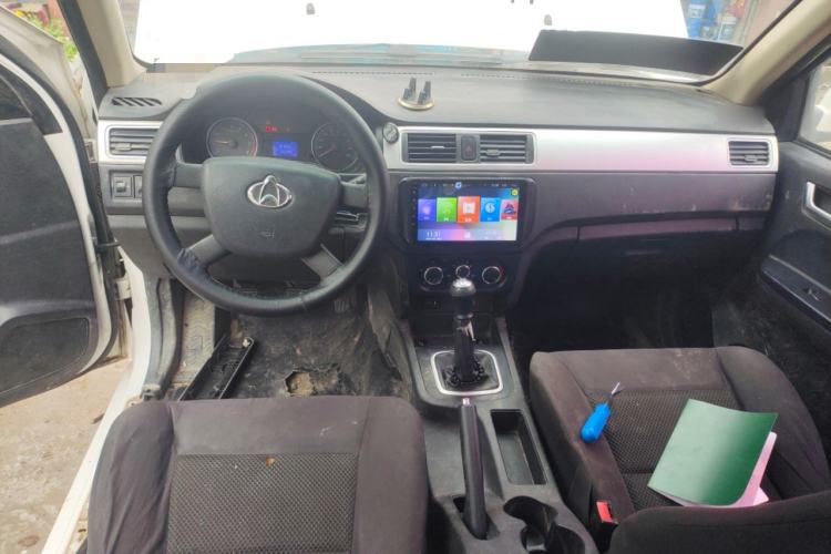 Used CHANGAN KAICHENG Shenqi F30 2018 1.5L Comfort Plus Long Wheelbase DAM15L Center Console