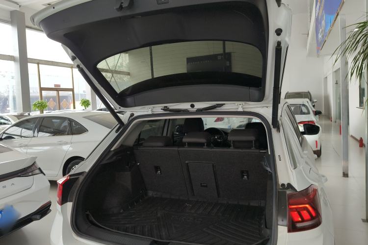 Used Volkswagen T-ROC 2019 280TSI DSG Two-Wheel Drive Comfort Version China VI Standard
