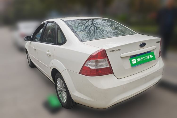 Used Ford Focus 2013 Sedan Classic 1.8L Automatic Fashion Edition