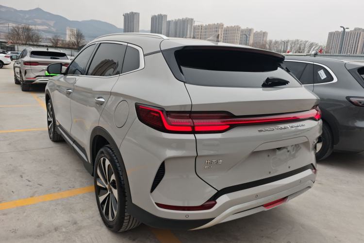 Used BYD Song PLUS New Energy 2023 Champion Edition EV 520KM Flagship Model Exterior 2