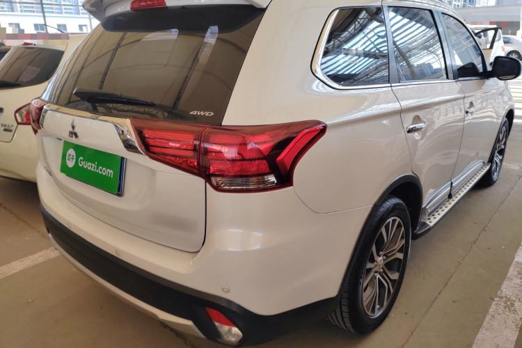 Used Mitsubishi Outlander 2018 2.4L 4x4 Elite Edition 5 Seats