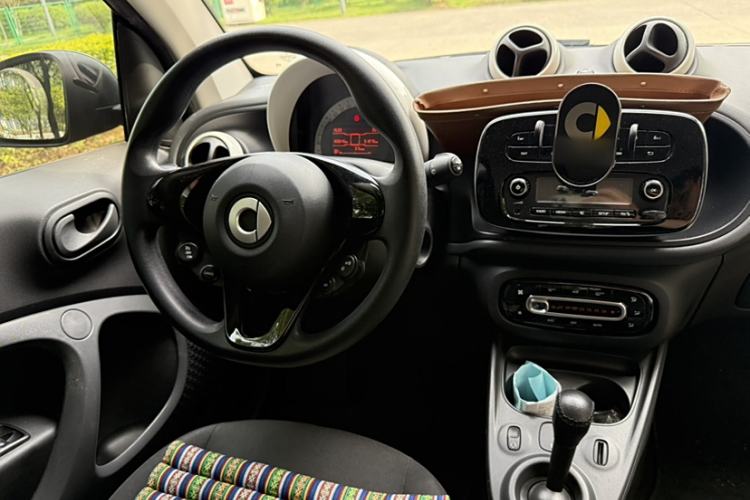 Used smart fortwo 2015 1.0L 52 kW hardtop Dynamic version