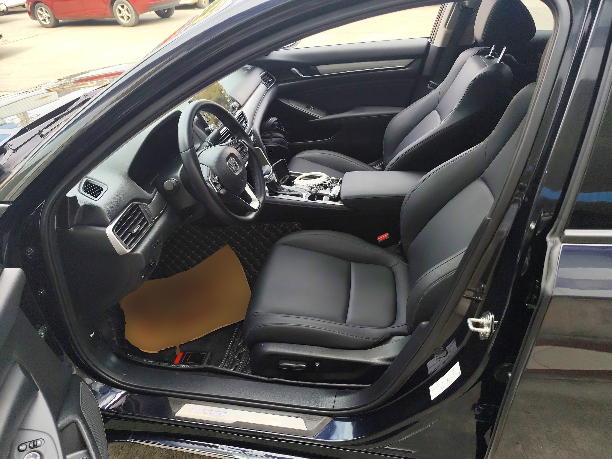 Переднее сиденье в автомобиле