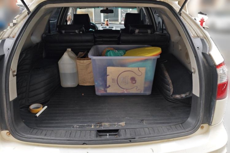 Used BYD S6 2014 2.0L Manual Luxury 5-Seater Trunk