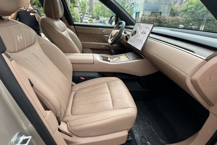 Used ONVO Luxeed L90 2025 Model—Max Six-Seater Version Interior 12