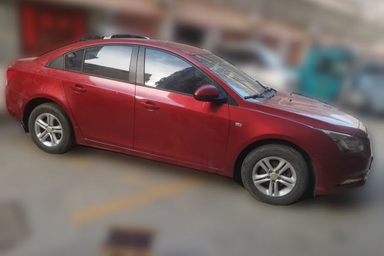 Used Chevrolet Cruze 2015 1.5L Classic SL MT Front Right 45 Deg