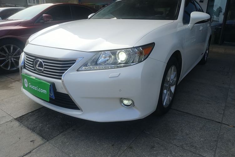 Used Lexus ES 2014 300h Elite Edition