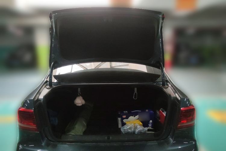 Used Volkswagen Magotan 2012 1.8TSI Prestige Model Trunk