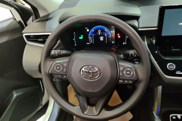 Used Toyota Corolla Cross 2024 2.0L Smart Electric Hybrid Dual-Engine Pioneer Edition
