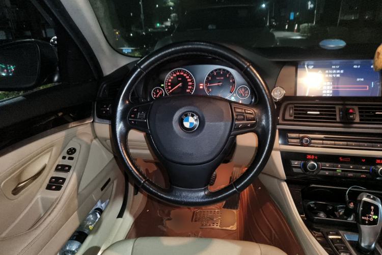 Used BMW 5 Series 2013 525Li Leading Model
